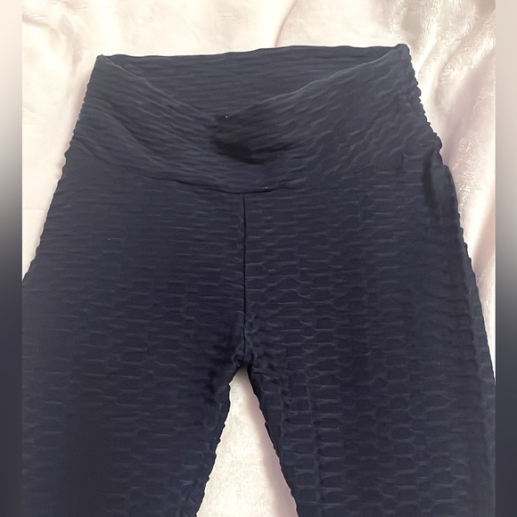 viral tiktok leggings that make your 🍑 look lifted - Picture 1 of 2